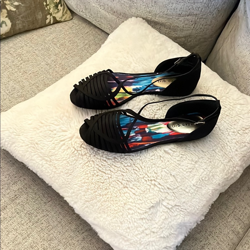 NWT, NEW Madden Girl Black Peep-Toe Flats, size 8.5 medium